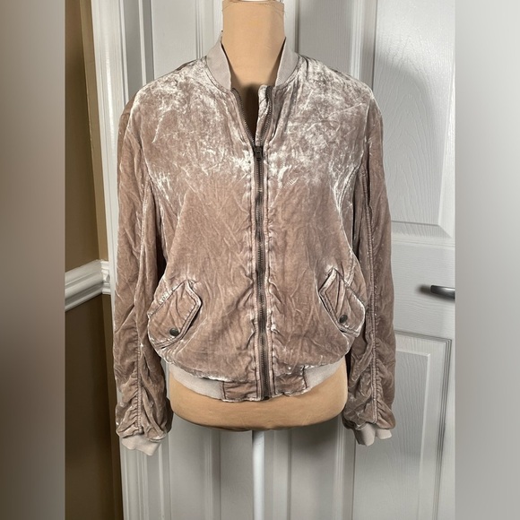 Free People Crushed Velvet Jacket Bomber Jacket Ruched Beige Tan Taupe XS - Picture 13 of 16